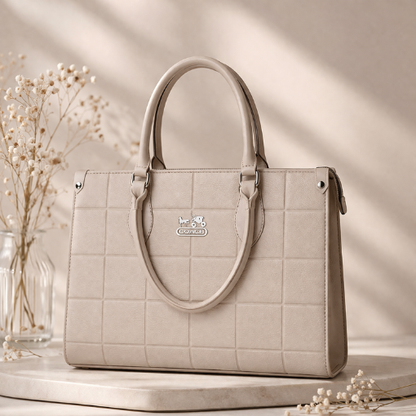 Coach Tote Bag in Soft Shades – Stylish & Versatile