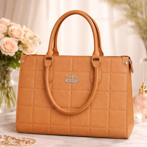 Coach Tote Bag in Soft Shades – Stylish & Versatile