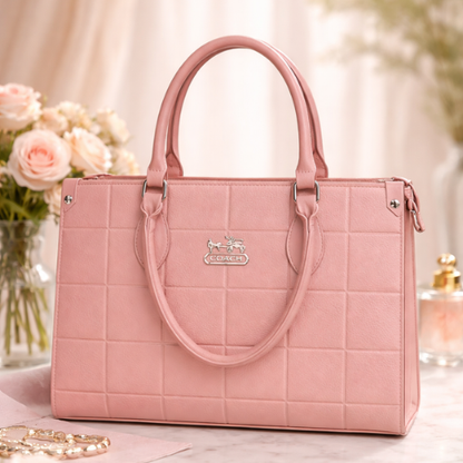 Coach Tote Bag in Soft Shades – Stylish & Versatile